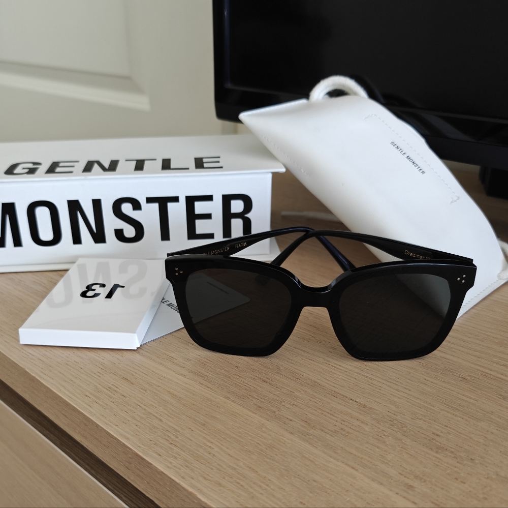 Gentle Monster Flatba Series Dream 17 Black Sunglasses
